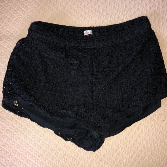Size small Hollister lace shorts - Picture 1 of 2